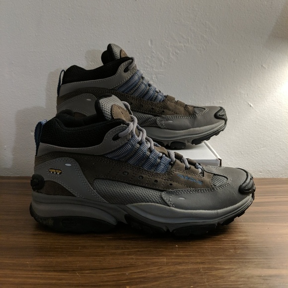 Vasque Shoes - Vasquez Hiking Boots Size 9M Gore-tex XCR